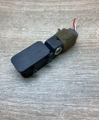 Mazda 6 Airbag deployment crash/impact sensor GJ6A57KC0 WITHPLUG