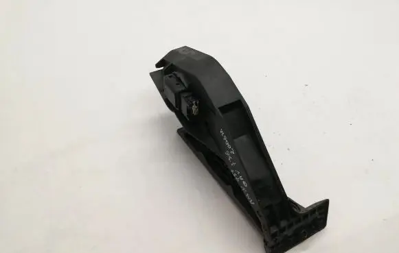BMW 7 E65 E66 Accelerator throttle pedal 6772645