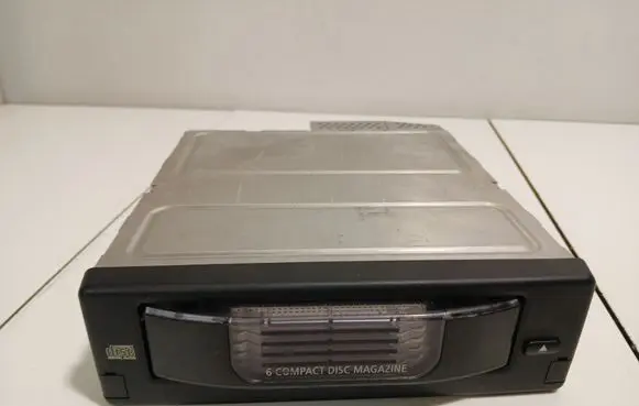 BMW 5 E60 E61 CD/DVD changer 020469
