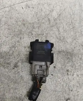 Toyota Corolla Verso AR10 Glow plug pre-heat relay 2861067010