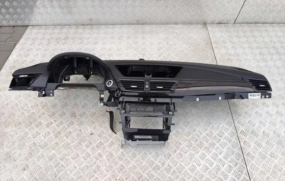 BMW X1 E84 Dashboard 56085715 1696236