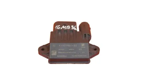 Mercedes-Benz CLS C219 Glow plug pre-heat relay A642900140 642920