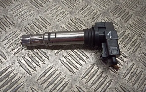 Volkswagen Polo IV 9N3 Spark distributor 0986221023