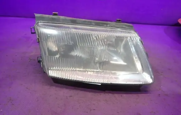 Volkswagen PASSAT B5 Headlight/headlamp 14742600