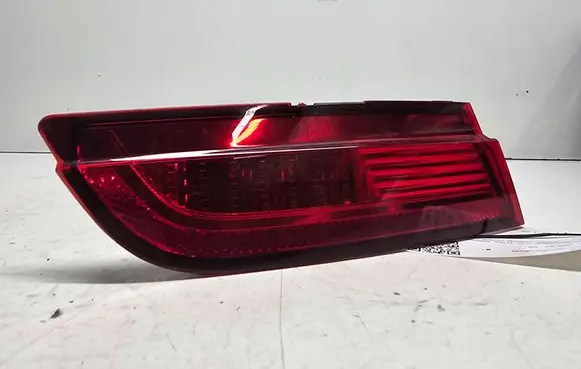 Tailgate rear/tail lights