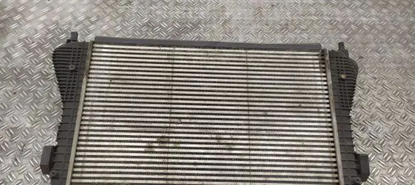 Skoda Octavia Mk2 (1Z) Intercooler radiator 1K0145803L