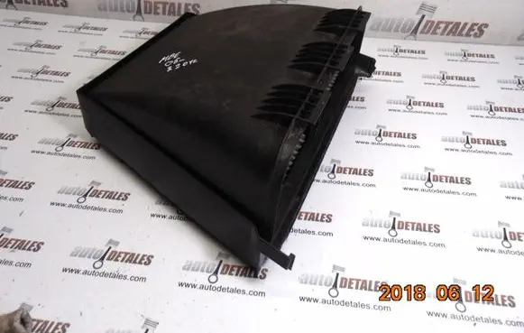 Mercedes-Benz E W211 Air filter box cover A2118300103