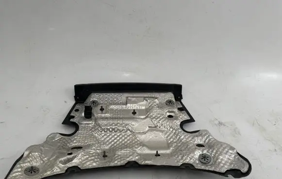 Volkswagen Touareg II Heat shield in engine bay 7P6819523