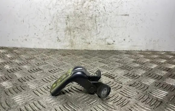 KIA Sorento Front door upper hinge