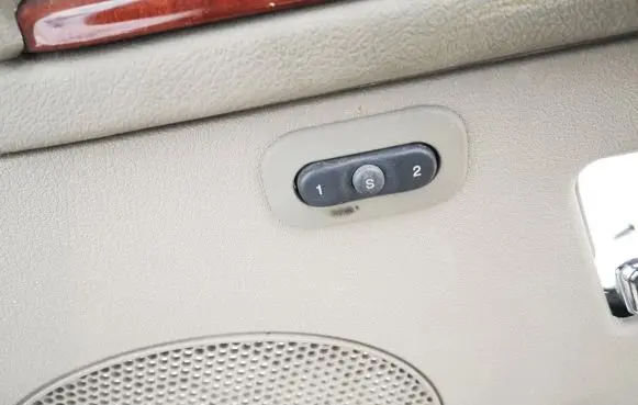Jeep Grand Cherokee (WK) Other switches/knobs/shifts