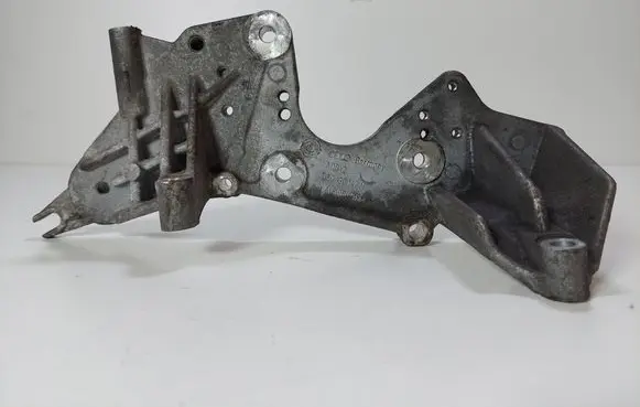 Audi Q7 4L Fuel pump bracket 059130147N