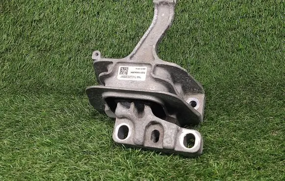 Audi A3 S3 8V Engine mount bracket 5Q0199262BK