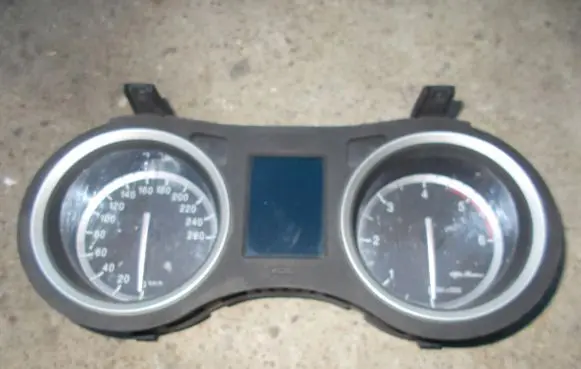 Alfa Romeo 159 Speedometer (instrument cluster) 156072820