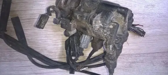 Mazda 121 Spark distributor t2t58471 b3m5