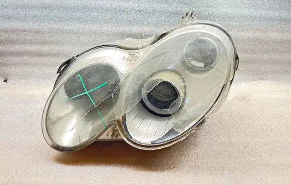 Mercedes-Benz C W203 Headlight/headlamp 15697500