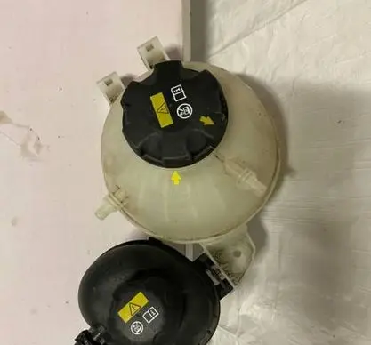 BMW X4 G02 Coolant expansion tank/reservoir 1713 8742660 7925685