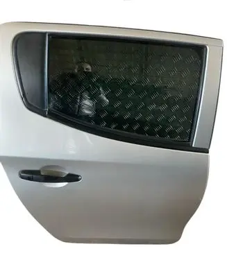 Mitsubishi L200 Rear door