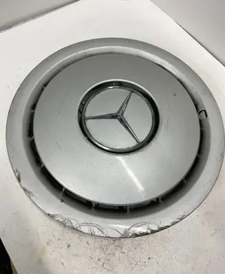 Mercedes-Benz E W124 R15 wheel hub/cap/trim 1244010224 7226300