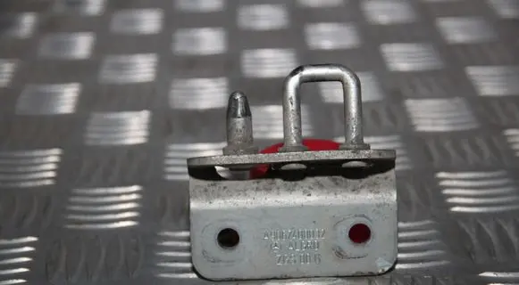 Mercedes-Benz Sprinter W906 Loading door lock loop/hook striker A9067400032 9067400032