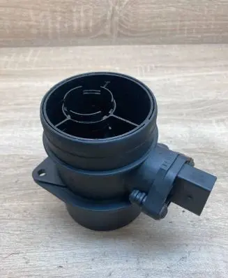Volkswagen PASSAT B6 Mass air flow meter 074906461B 0281002461
