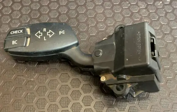 BMW 5 E60 E61 Indicator stalk 6924103 01106720