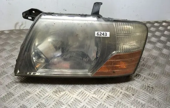 Mitsubishi Pajero Headlight/headlamp E191759651