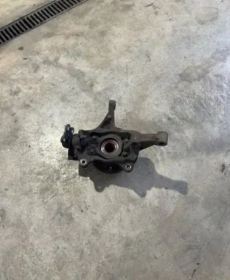 Nissan NV300 Front wheel hub 