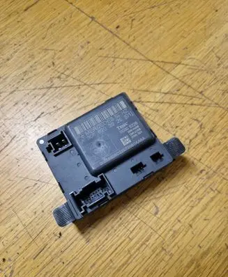Volkswagen Crafter Door control unit/module A9068203926