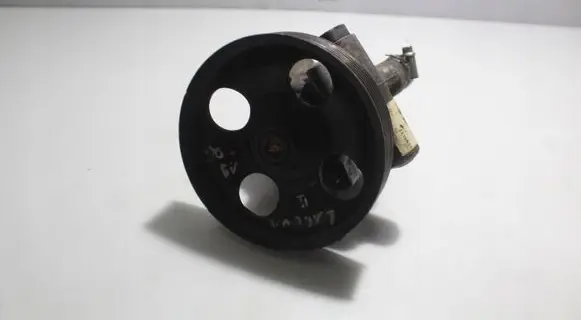 Peugeot 307 CC Power steering pump