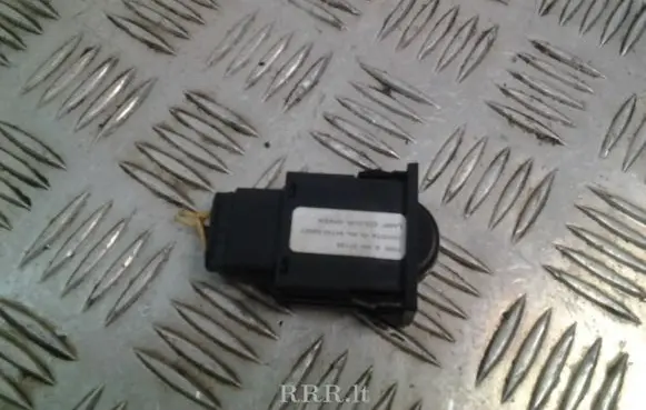 Toyota Corolla Verso E121 Headlight level height control switch 8415202021