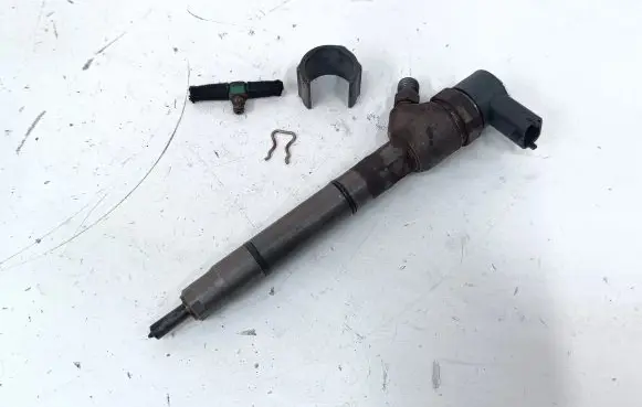 KIA Sportage Fuel injector 338002A800 0445110411