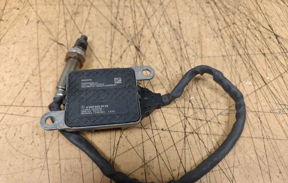 Mercedes-Benz S W222 Lambda probe sensor A0009053009