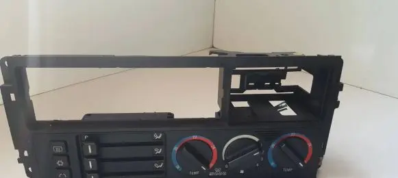Radio/GPS head unit trim