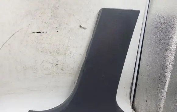 BMW 3 E90 E91 (B) pillar trim (bottom) 