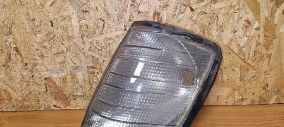 Mercedes-Benz E W124 Front indicator light 183290b