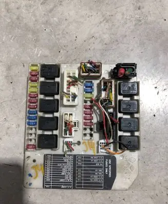 Nissan Micra Fuse module T30M10 834D19
