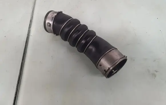 BMW 1 E81 E87 Intercooler hose/pipe 7797480 11617797480