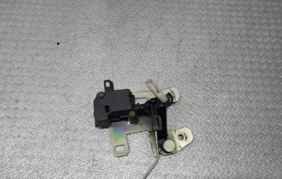 Volkswagen Touareg I Tailgate boot lock/latch motor 7L6827425
