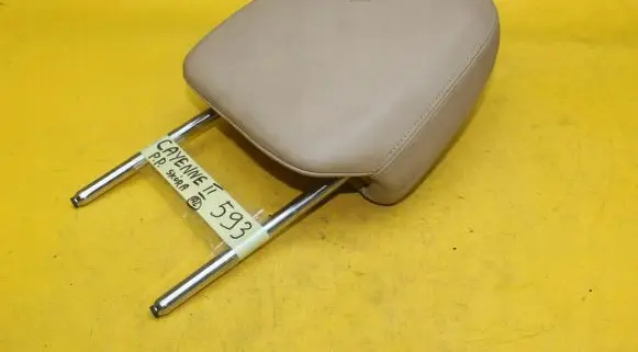 Porsche Cayenne (92A) Front seat headrest 