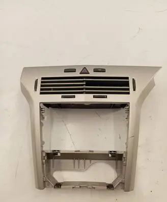 Radio/GPS head unit trim