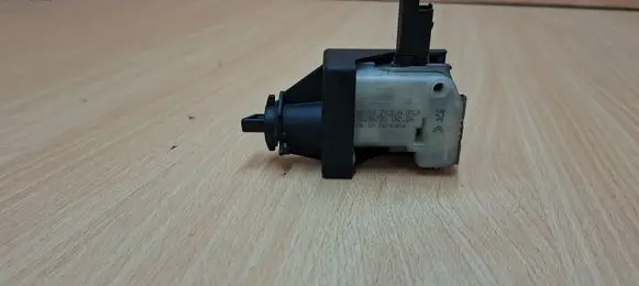 Citroen DS5 Fuel tank cap lock motor 9658236780