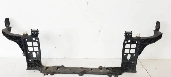 Hyundai Veloster Radiator support slam panel