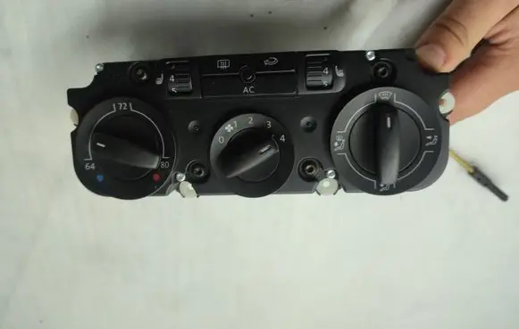 Volkswagen Jetta V Climate control unit