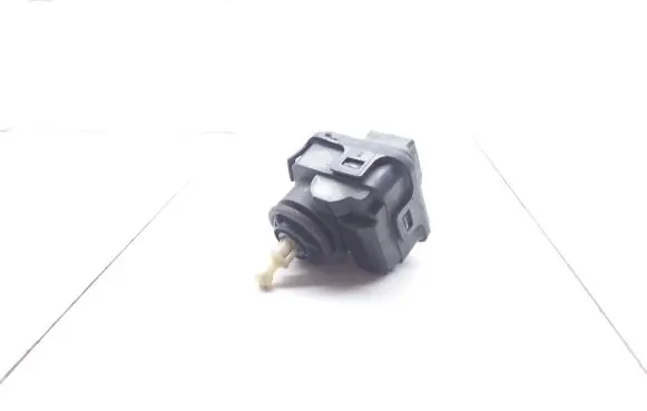 Headlight level adjustment motor