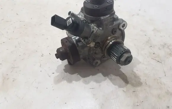 Audi A7 S7 4G Fuel injection high pressure pump 059130755C