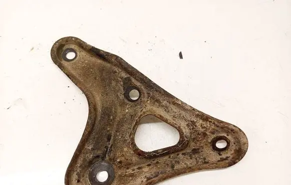 Toyota Avensis T250 Engine mounting bracket 