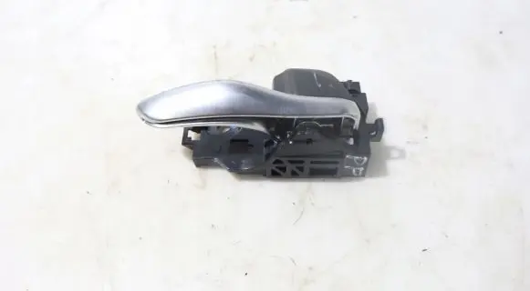 Toyota C-HR I Front door interior handle