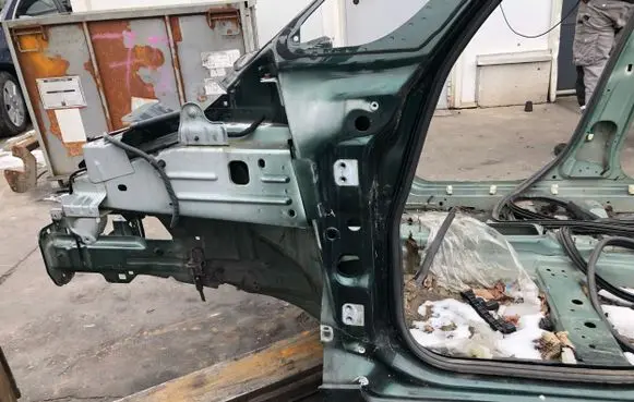 Fiat 500L Front quarter panel 