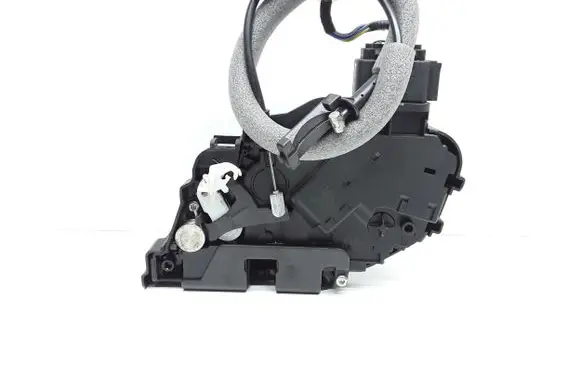 Volvo XC60 Front door lock 30799311