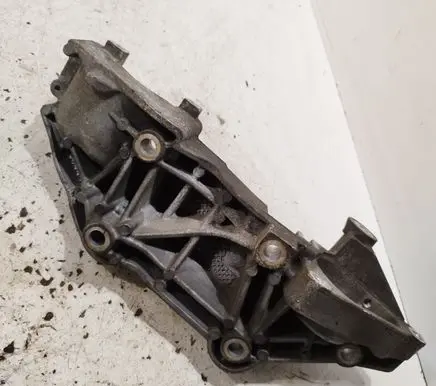 Nissan X-Trail T31 Generator/alternator bracket 8200527320